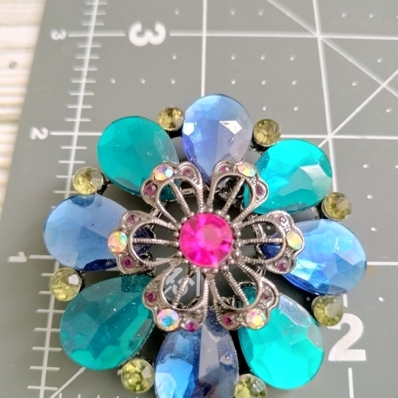 Tricolor Rhinestones Accents Floral Flower Brooch 2" - Picture 7 of 7